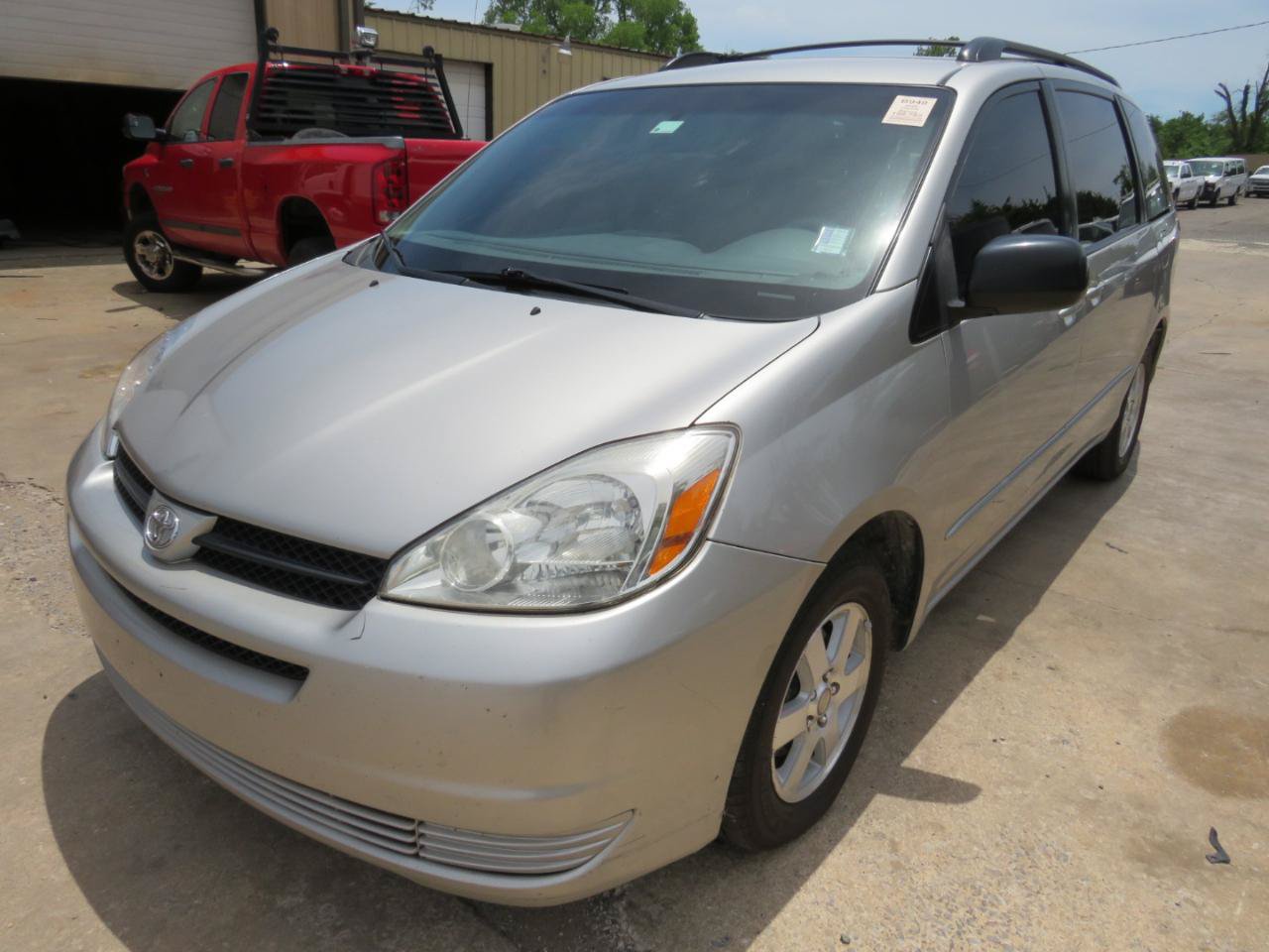 Used 2005 Toyota Sienna LE FWD image 1