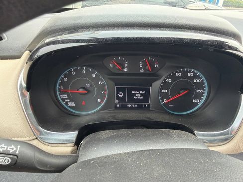 Used 2023 Chevrolet Traverse LS FWD image 7