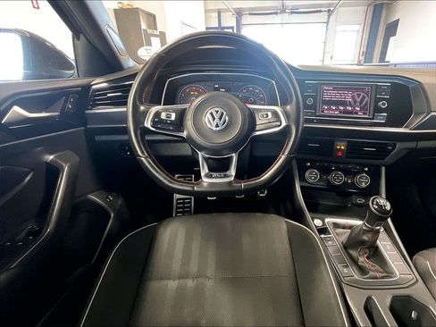 Used 2019 Volkswagen Jetta GLI FWD image 17