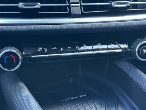 Used 2025 Chevrolet Equinox EV LT w/ Convenience Package image 31