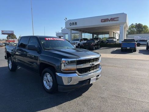 Used 2018 Chevrolet Silverado 1500 LT w/ Texas Edition image 4