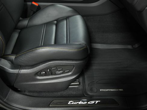 Used 2024 Porsche Cayenne Turbo GT AWD/4WD image 80