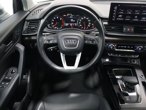 Used 2023 Audi Q5 2.0T Premium w/ Convenience Package AWD/4WD image 16