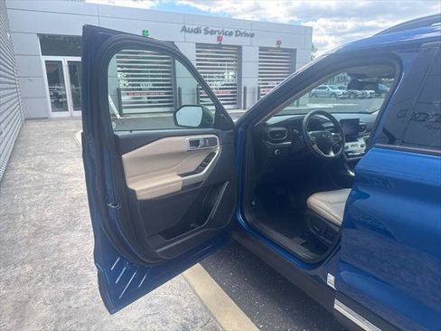 Used 2021 Ford Explorer XLT w/ Equipment Group 202A AWD/4WD image 38
