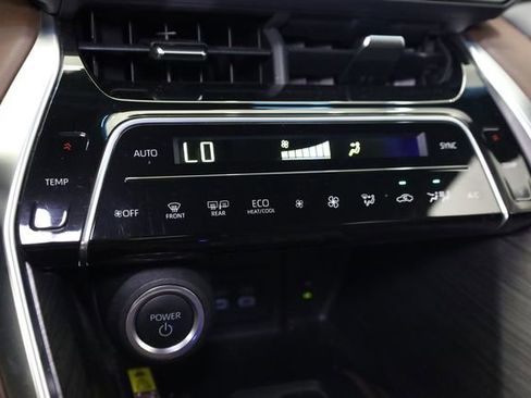 Used 2023 Toyota Venza Limited AWD/4WD image 23
