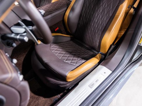 Used 2024 Aston Martin DB12 Coupe image 37