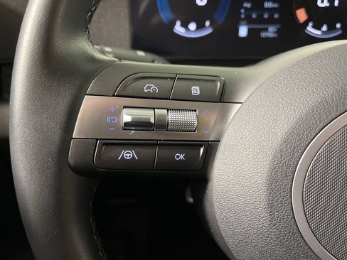 Certified 2025 Hyundai Kona SEL AWD/4WD image 28