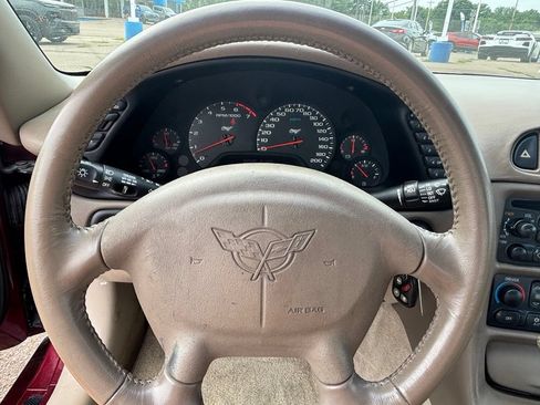 Used 2003 Chevrolet Corvette Convertible w/ Preferred Equipment Group1 RWD image 17