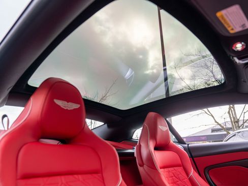 New 2025 Aston Martin Vanquish image 27