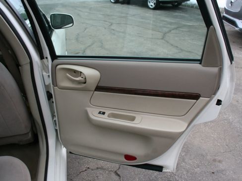 Used 2005 Chevrolet Impala LS w/ Sun And Sound Package image 40