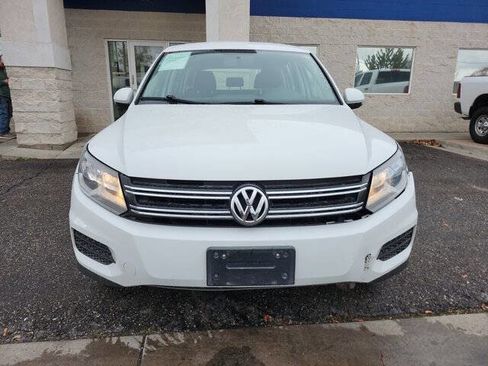 Used 2014 Volkswagen Tiguan S image 2