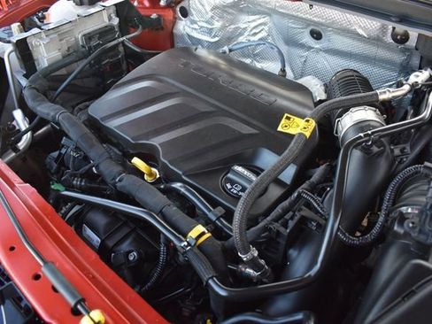 Certified 2024 Chevrolet Trax LT w/ Driver Confidence Package image 33