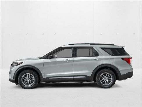 New 2027 Ford Explorer Active RWD image 3