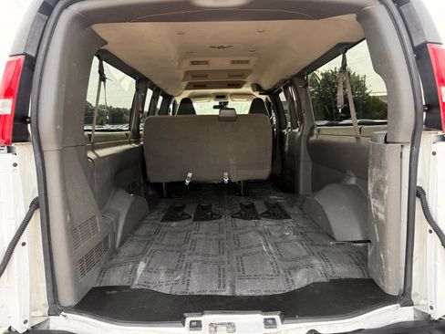 Used 2020 Chevrolet Express 3500 LT w/ LT Preferred Equipment Group RWD image 33