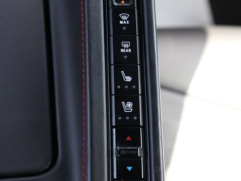Used 2023 Chevrolet Corvette Stingray Premium Cpe w/ Z51 Performance Package RWD image 23