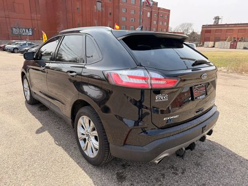 Used 2019 Ford Edge Titanium AWD/4WD image 4