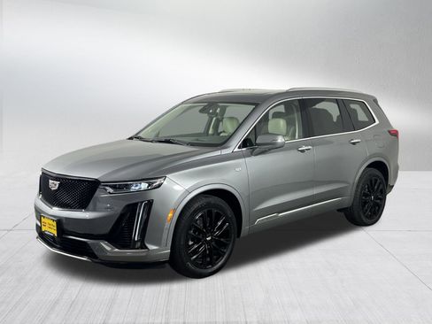 Used 2023 Cadillac XT6 Premium Luxury w/ Technology Package image 3