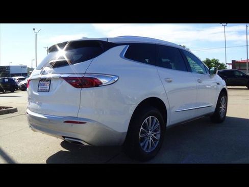 Used 2024 Buick Enclave Premium image 6