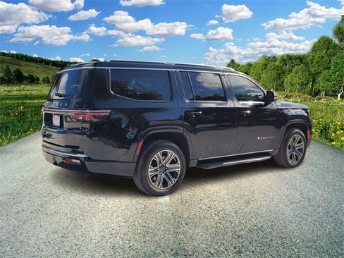 Used 2023 Jeep Wagoneer 4WD w/ Premium Group I image 4