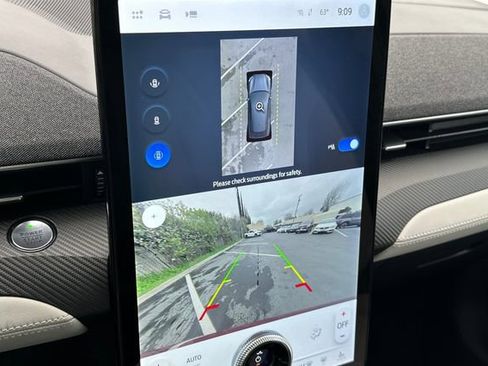 Used 2022 Ford Mustang Mach-E Premium image 18