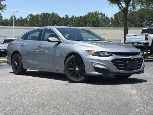 Used 2024 Chevrolet Malibu LT FWD image 2