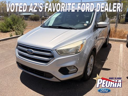 Used 2017 Ford Escape SE FWD image 1