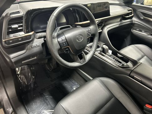 Used 2024 Toyota Crown Platinum image 11