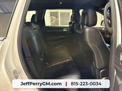 Used 2018 Jeep Grand Cherokee Altitude AWD/4WD image 19