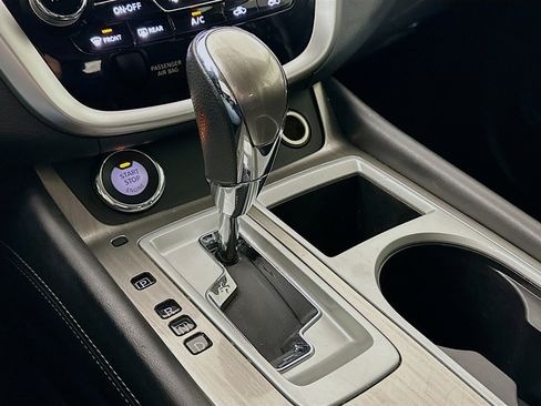 Used 2018 Nissan Murano SV image 25