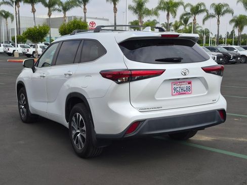 Used 2023 Toyota Highlander XLE FWD image 8