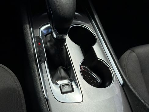 Used 2022 Chevrolet Malibu LT FWD image 24