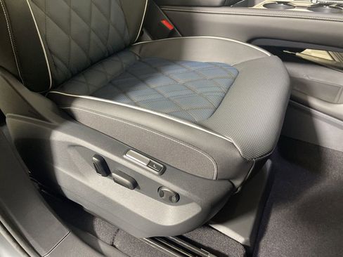 New 2026 Volkswagen Atlas Cross Sport SEL Premium R-Line image 24