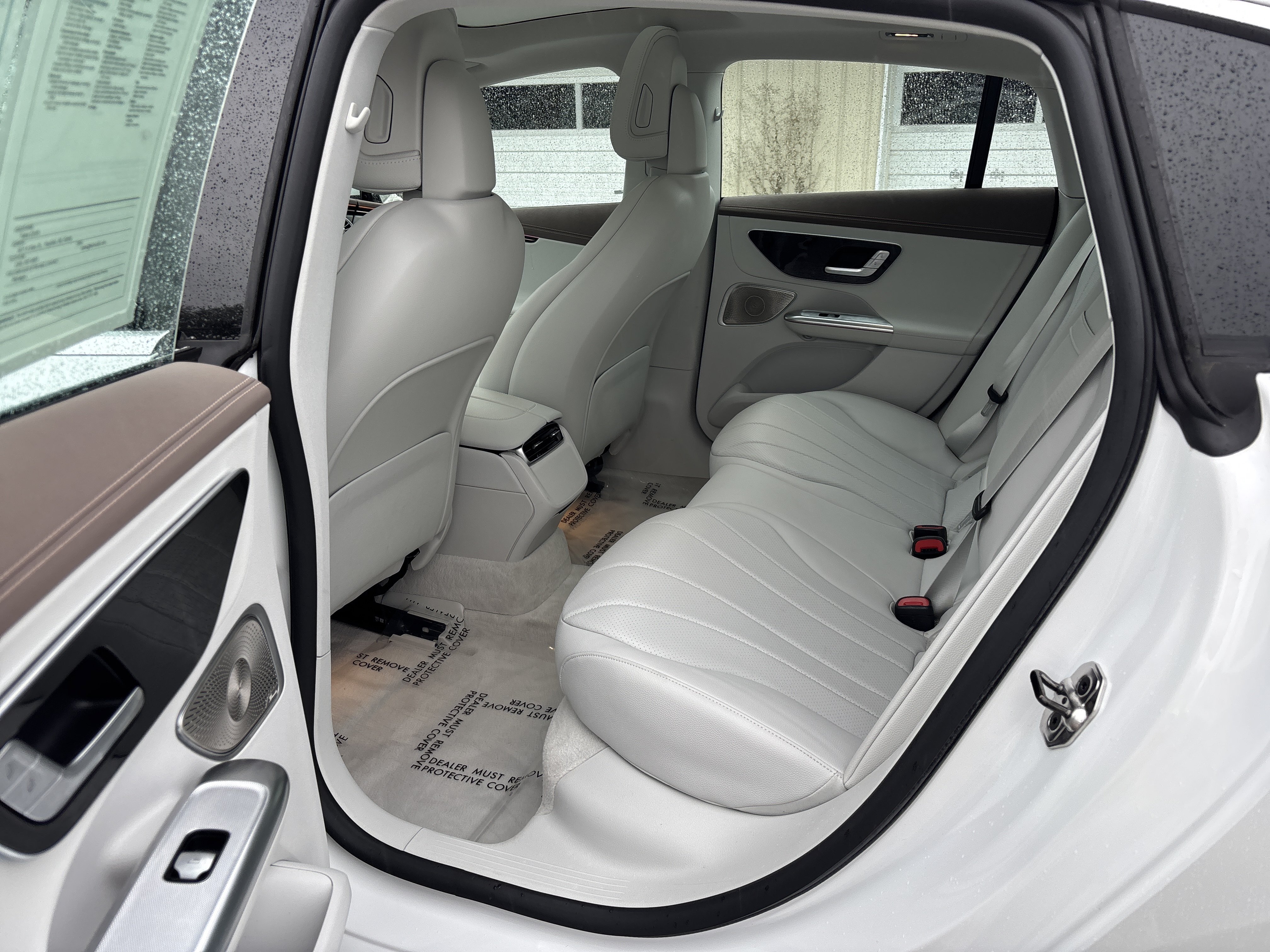 Used 2023 Mercedes-Benz EQE 350+ 4MATIC Sedan w/ Exclusive Trim Package image 17