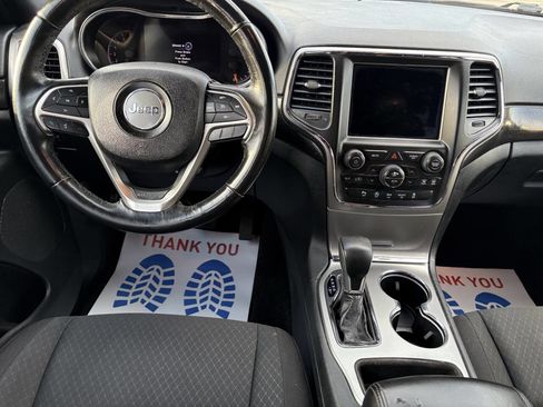Used 2018 Jeep Grand Cherokee Laredo image 24