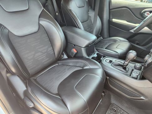 Used 2022 Jeep Cherokee Latitude image 18