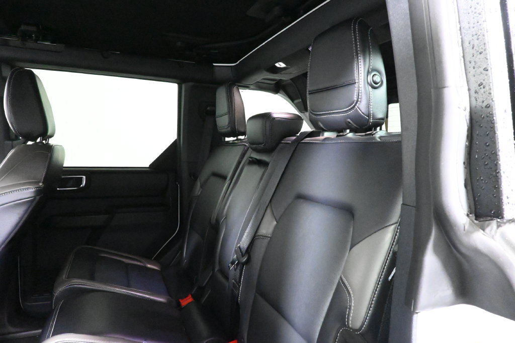 Used 2025 Ford Bronco Outer Banks AWD/4WD image 6