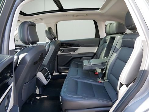 Used 2024 Lincoln Nautilus Premier w/ Equipment Group 102A image 11