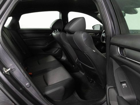 Used 2018 Honda Accord Sport image 35