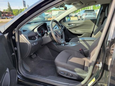 Used 2025 Chevrolet Malibu LT FWD image 8