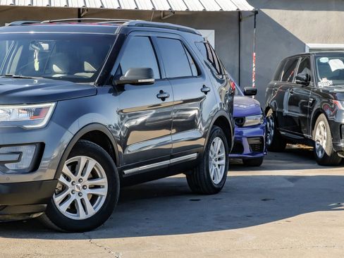 Used 2019 Ford Explorer XLT w/ Equipment Group 201A image 6