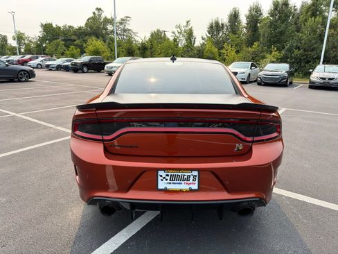 Used 2022 Dodge Charger Scat Pack w/ Dynamics Package RWD image 6