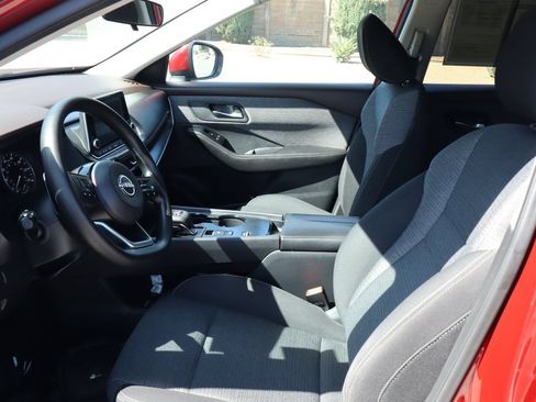 Used 2022 Nissan Rogue SV FWD image 19