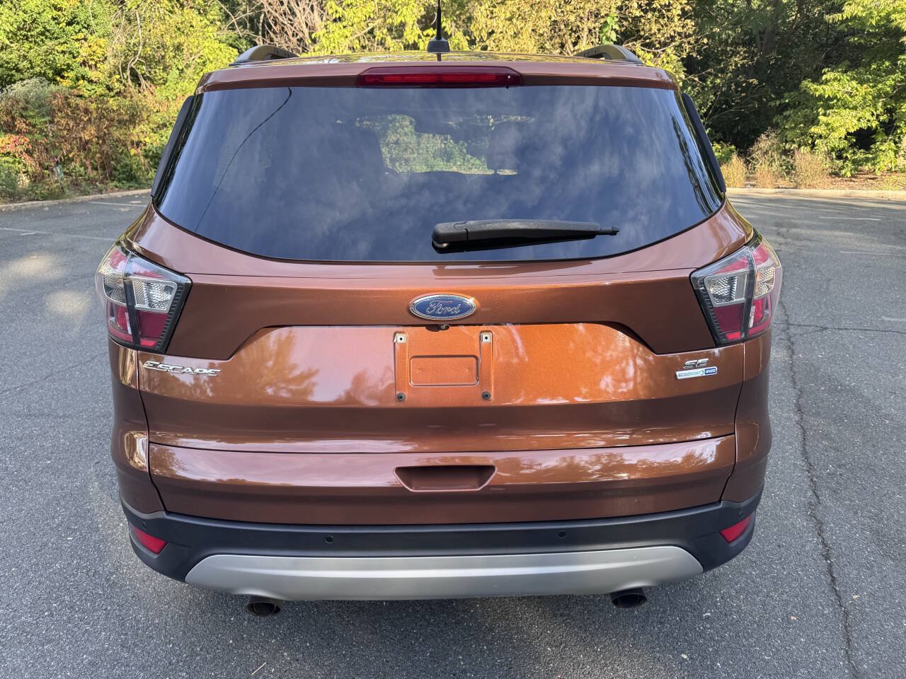 Used 2017 Ford Escape SE w/ Equipment Group 201A AWD/4WD image 6
