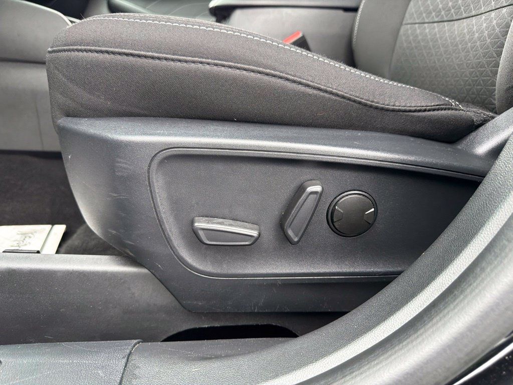 Used 2024 Ford Escape Active AWD/4WD image 13