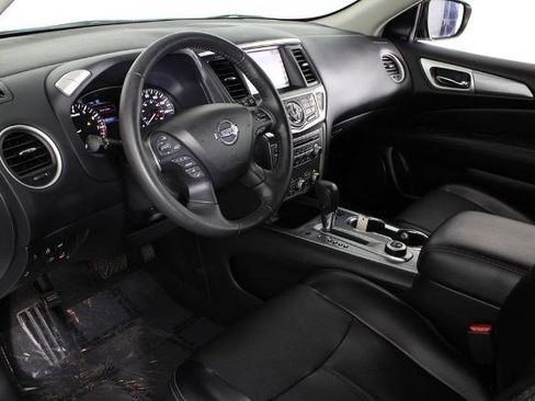 Certified 2020 Nissan Pathfinder SL image 18