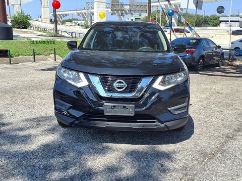 Used 2017 Nissan Rogue S FWD image 2