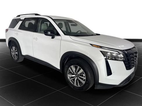 Used 2026 Nissan Pathfinder SL AWD/4WD image 7