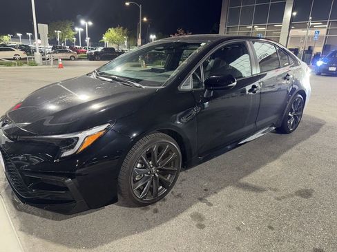 Used 2024 Toyota Corolla SE image 9