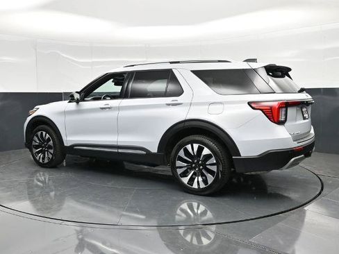 Certified 2025 Ford Explorer Platinum w/ LUX Leather Package AWD/4WD image 7