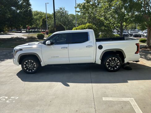 Used 2024 Toyota Tundra Limited AWD/4WD image 7